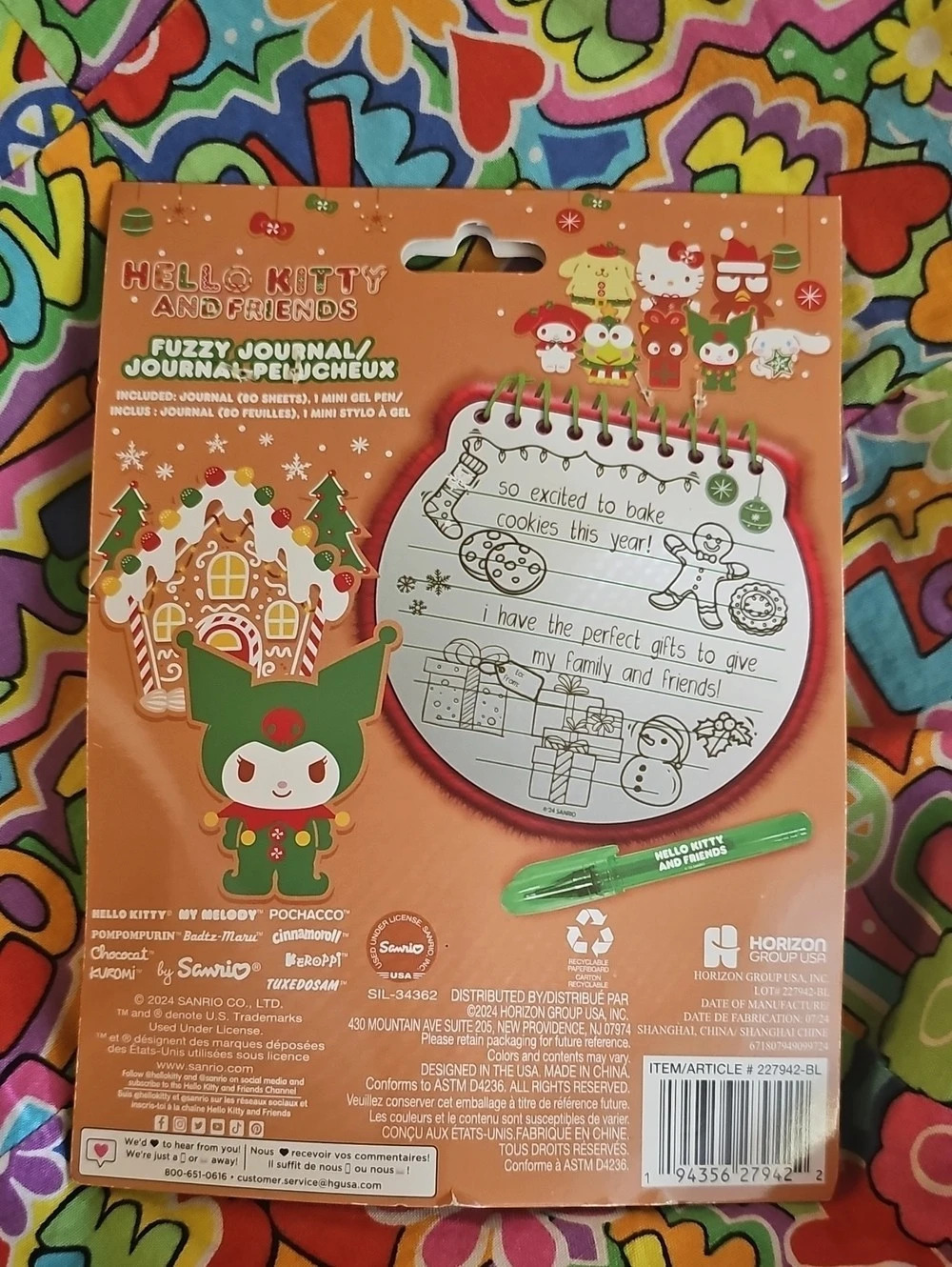 NWT Sanrio Hello Kitty and Friends Fuzzy Journal Red & Green - Picture 2 of 2